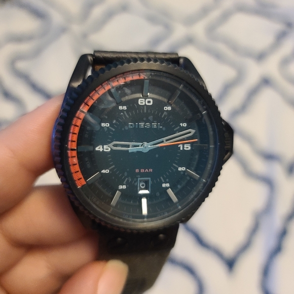 (SOLD) Men's Diesel watch - Picture 1 of 7